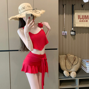 绝美红色设计感泳衣女分体三件套纯欲风保守裙式 遮肚显瘦海边度假