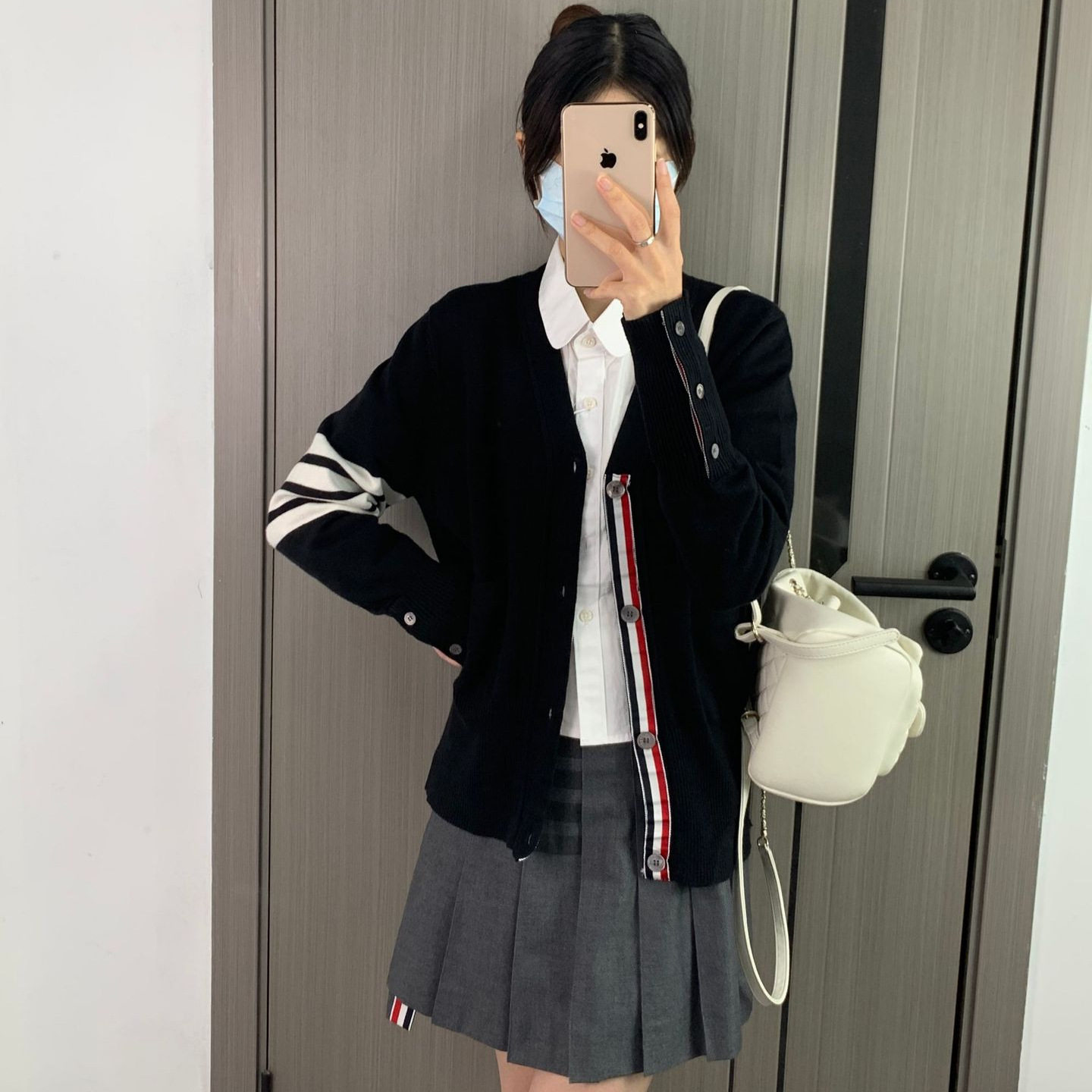 TB工厂直销高版本春秋季经典新款四杠条纹长袖V领女款毛衣外套