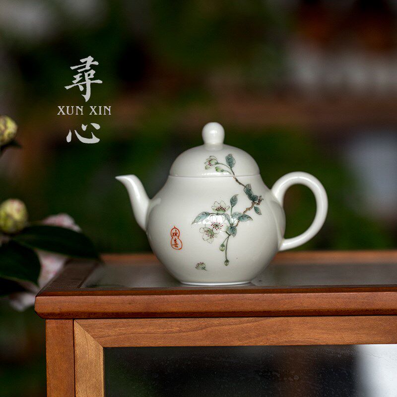 寻心杏白釉手绘海棠花梨形壶釉上彩功夫茶具陶瓷家用新中式泡茶壶