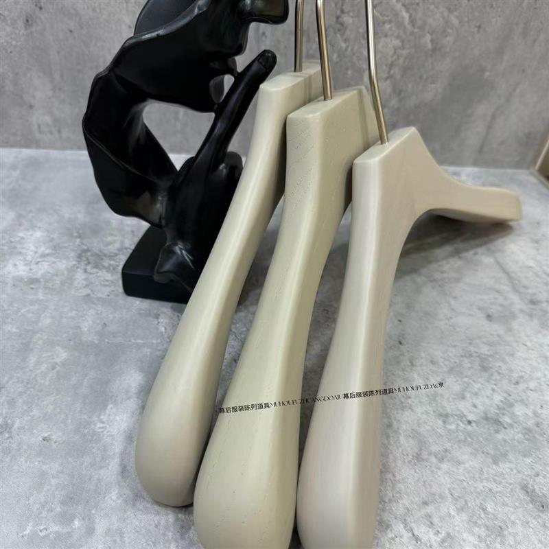 女装衣架服装店专用烤漆哑灰衣撑橡木原木质衣挂防滑无痕裤夹定制