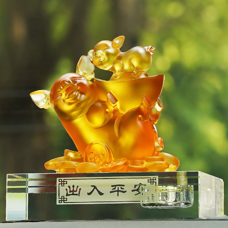 汽车摆件男士高档大气香薰生肖猪保平安车上的装饰品摆件2025新款