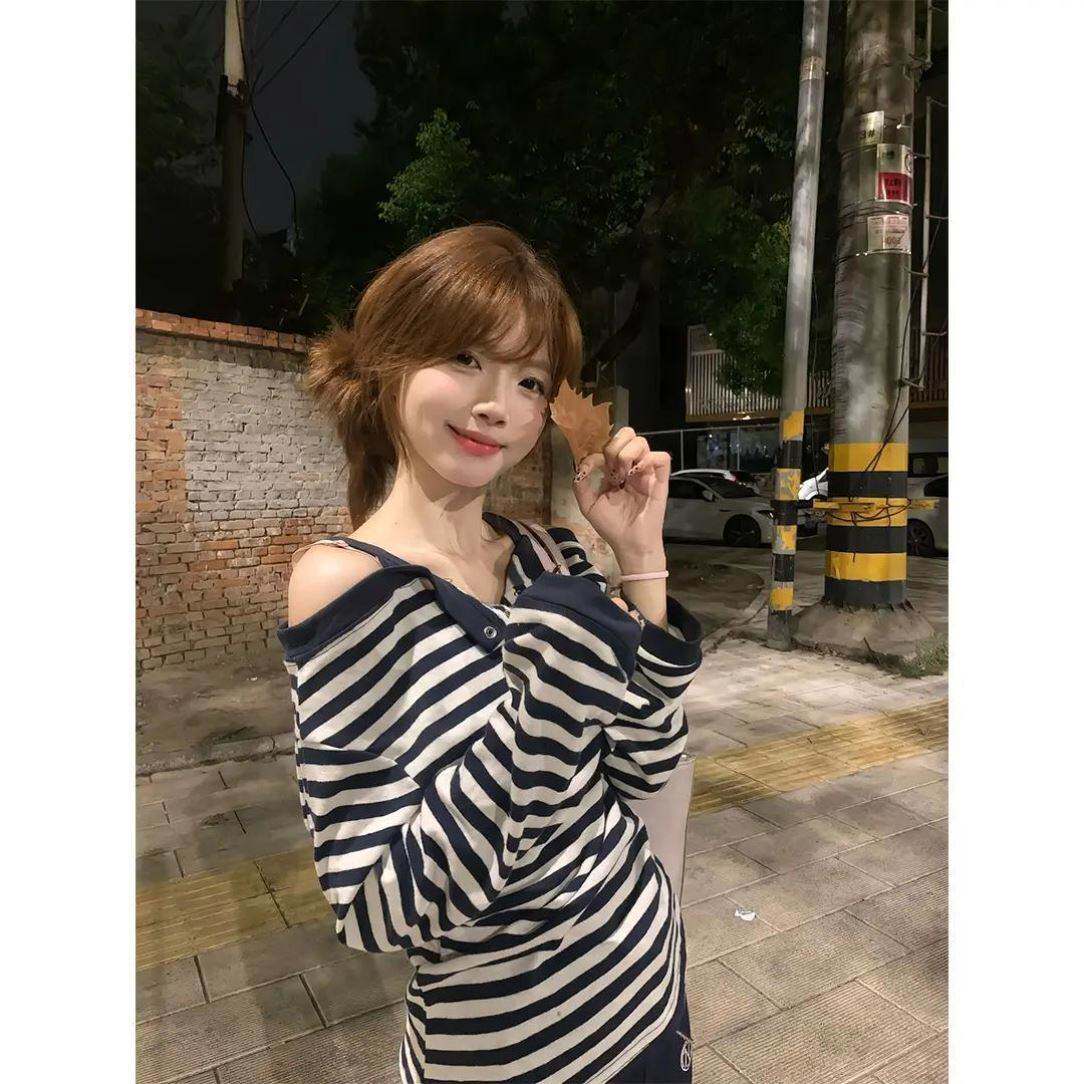 韩系条纹一字肩吊带长袖恤女秋季辣妹宽松假两件露肩显瘦上衣