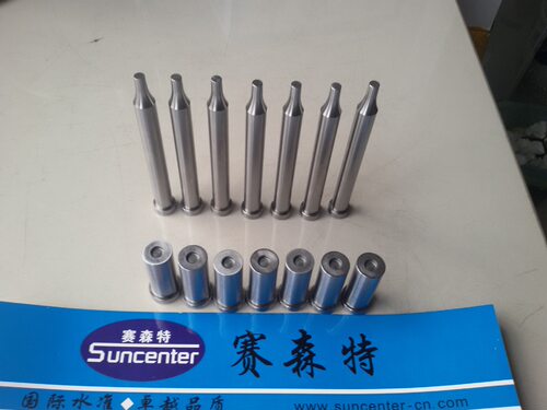 无铆钉压铆模具