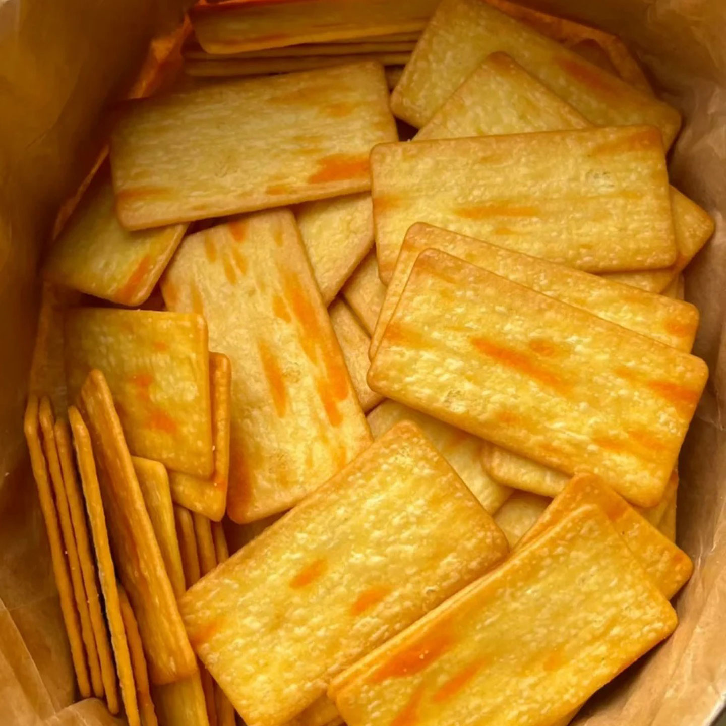 岩烧芝士脆饼干独立包装图片