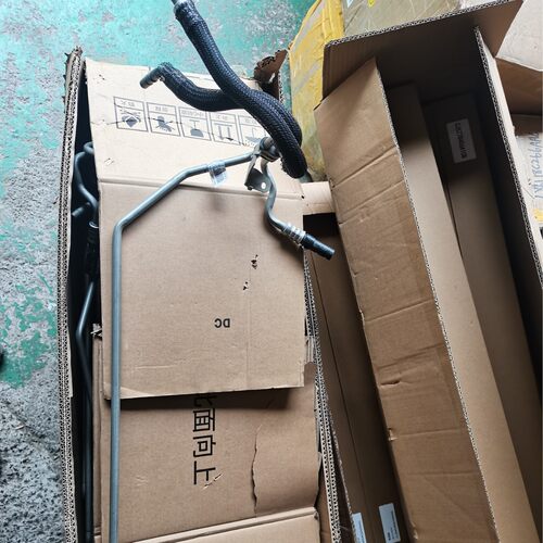 锐界波箱油管2.0T-2根冷凝器接单向阀F2GP7R081AG