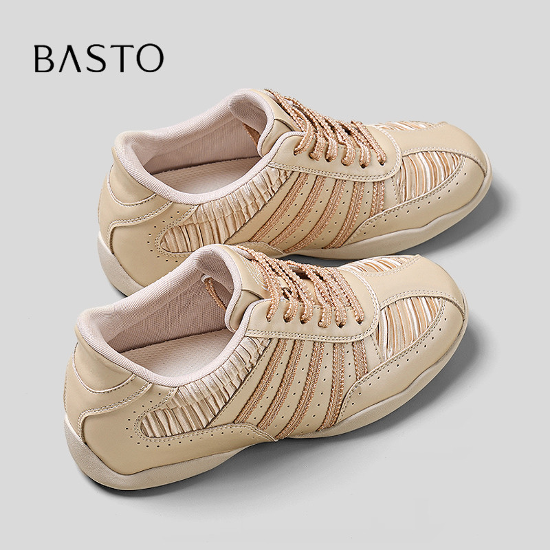 BASTO/百思图透气显脚小德训鞋图片