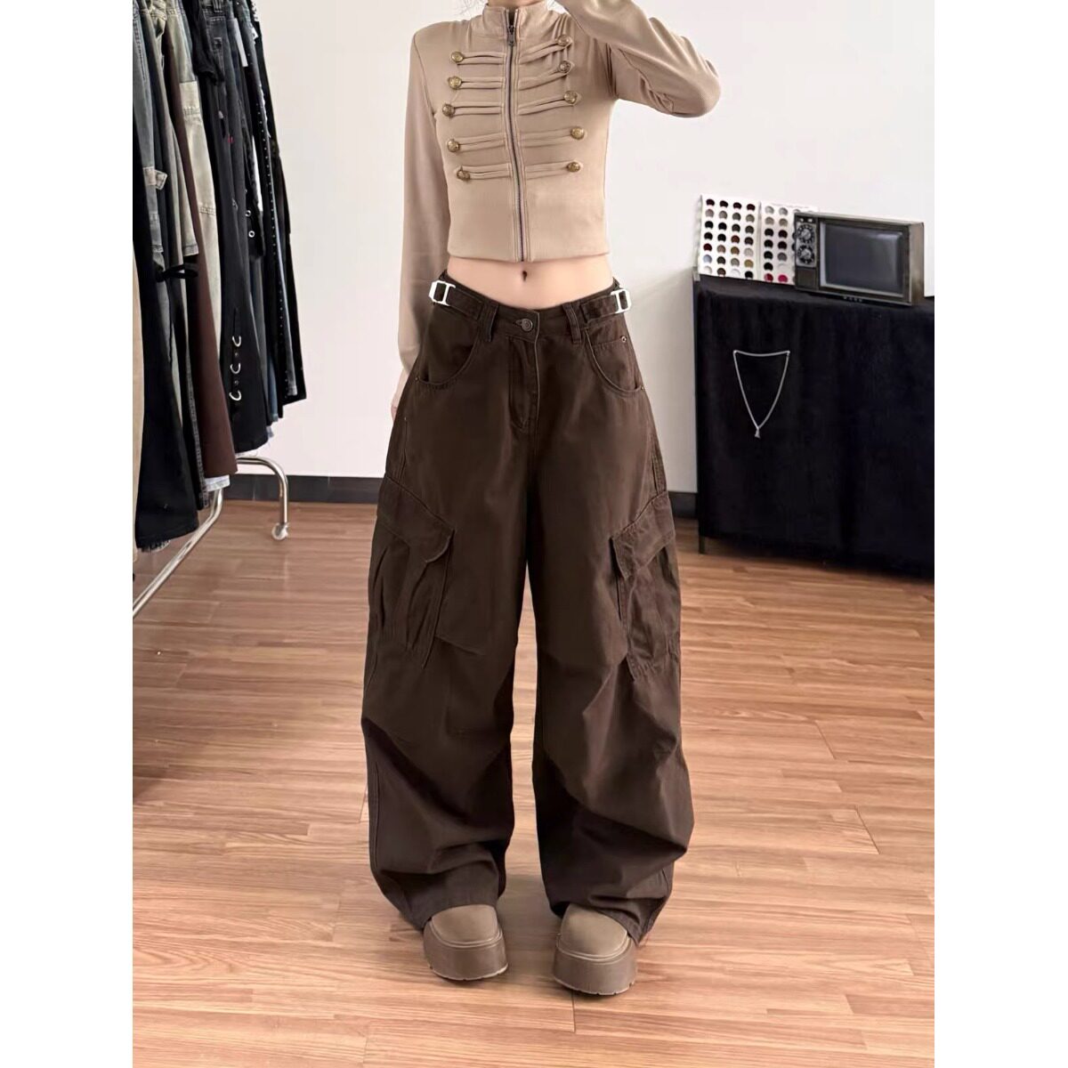 街头解构军绿色工装牛仔裤裤子女款2026秋季新款设计感宽松阔腿裤
