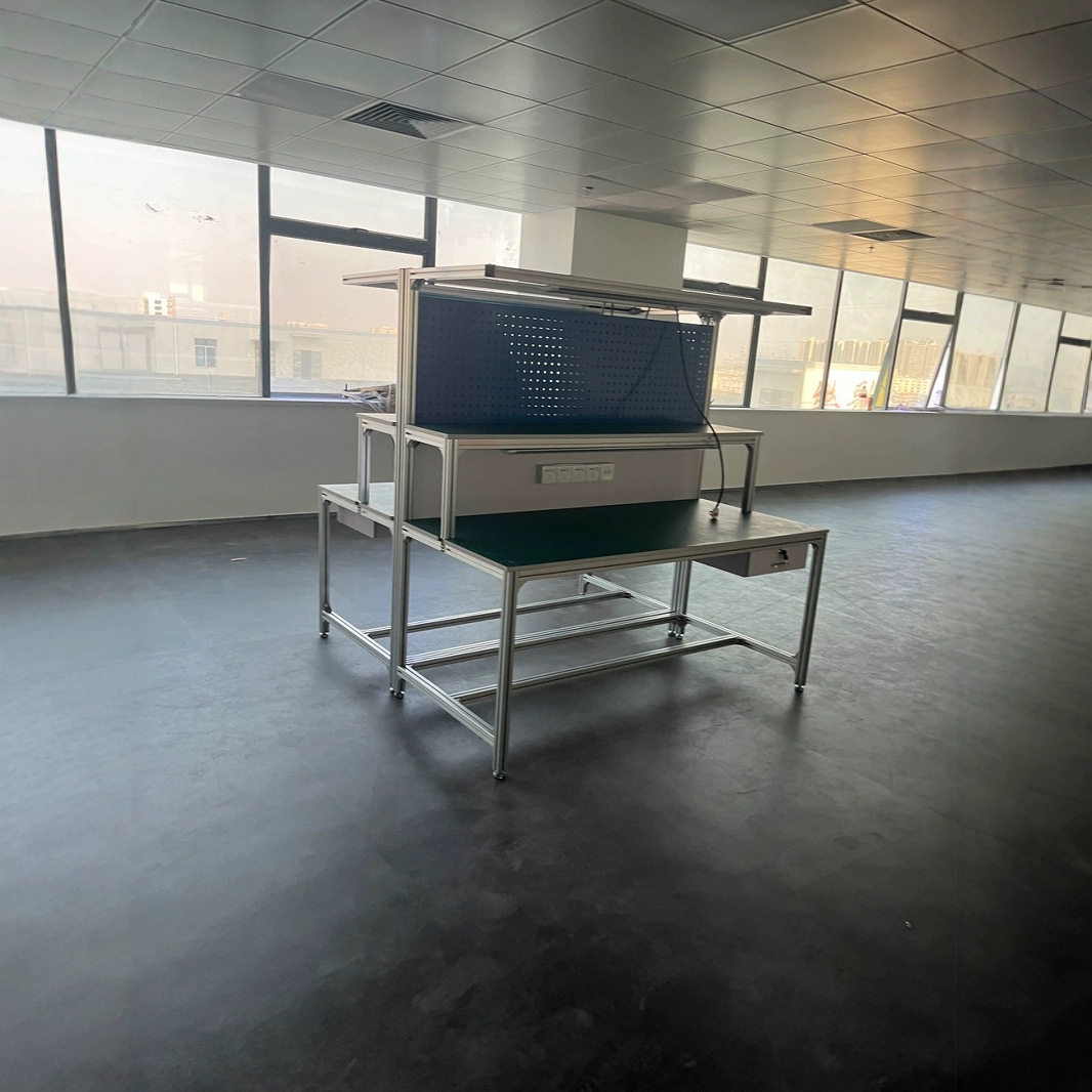 厂家批发铝型材工作台 操作装配实验室带灯架挂板车间铝材工作台图片