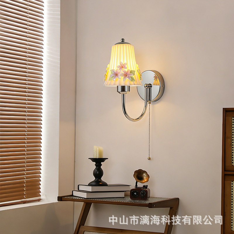 法式中古风卧室床头灯2026高级感陶瓷花朵走廊过道带开关客厅壁灯图片