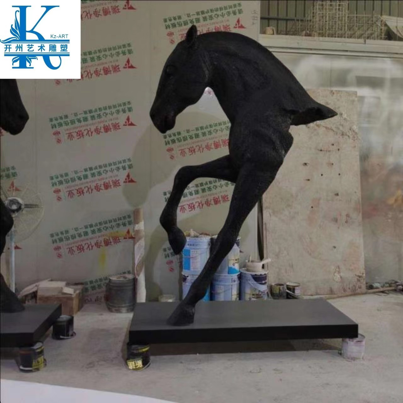 半身马雕塑酒店大堂马头抽象落地摆件玻璃钢树脂动物简约雕塑美陈图片