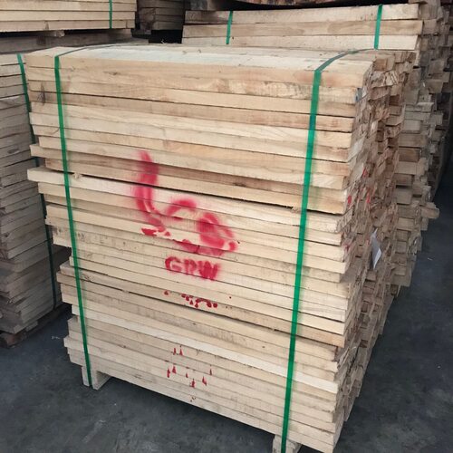 厂家批发供应泰国橡胶木多种规格方条家具楼梯柱子3.5X13X110
