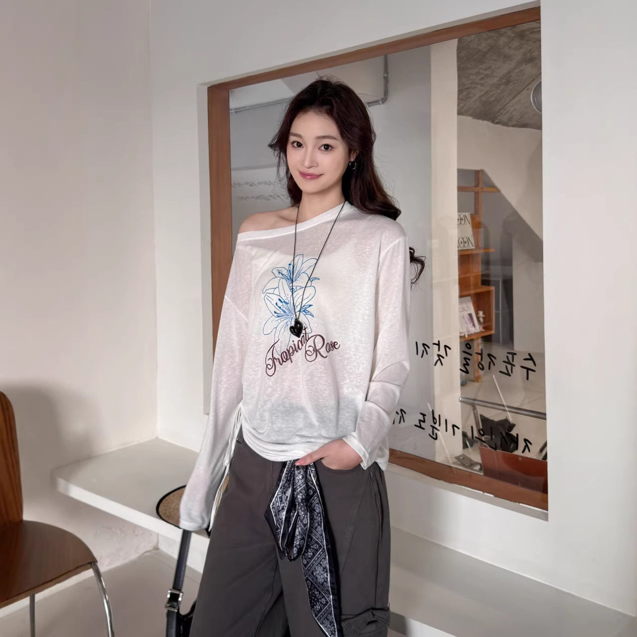 防晒罩衫女夏薄款微透上衣宽松印花小众设计感白色圆领长袖上衣服