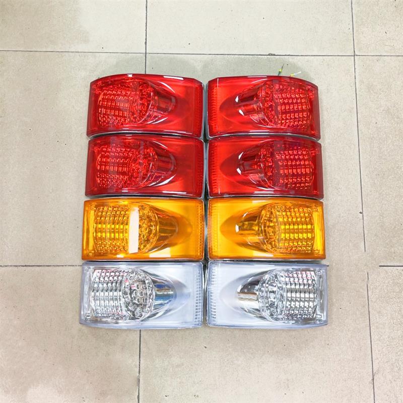 24V LED后尾灯红色汽车灯 适用大巴中巴倒车转向灯