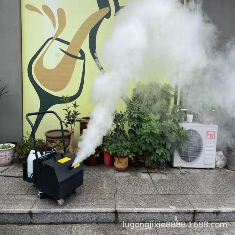 养猪场过硫酸氢钾弥雾机手推移动悬浮分子消毒机幻影360消毒机