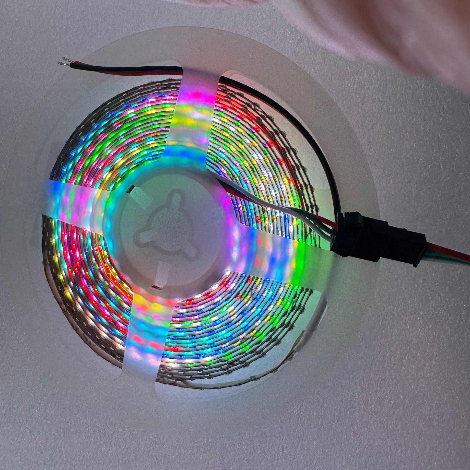 窄板2.5MM-12V幻彩灯条MW1856A 内置IC单灯单剪卖可编程灯带