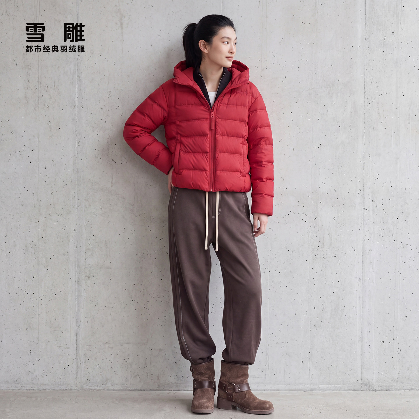 雪雕红色短款轻薄保暖女羽绒服