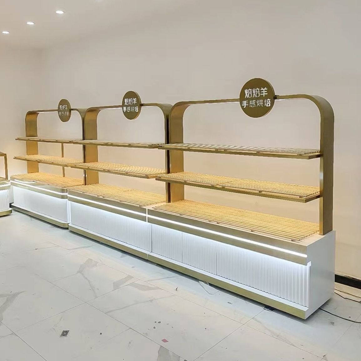 铁艺中岛柜展示柜金色展示架不锈钢弧形蛋糕店干点柜商场高档多层