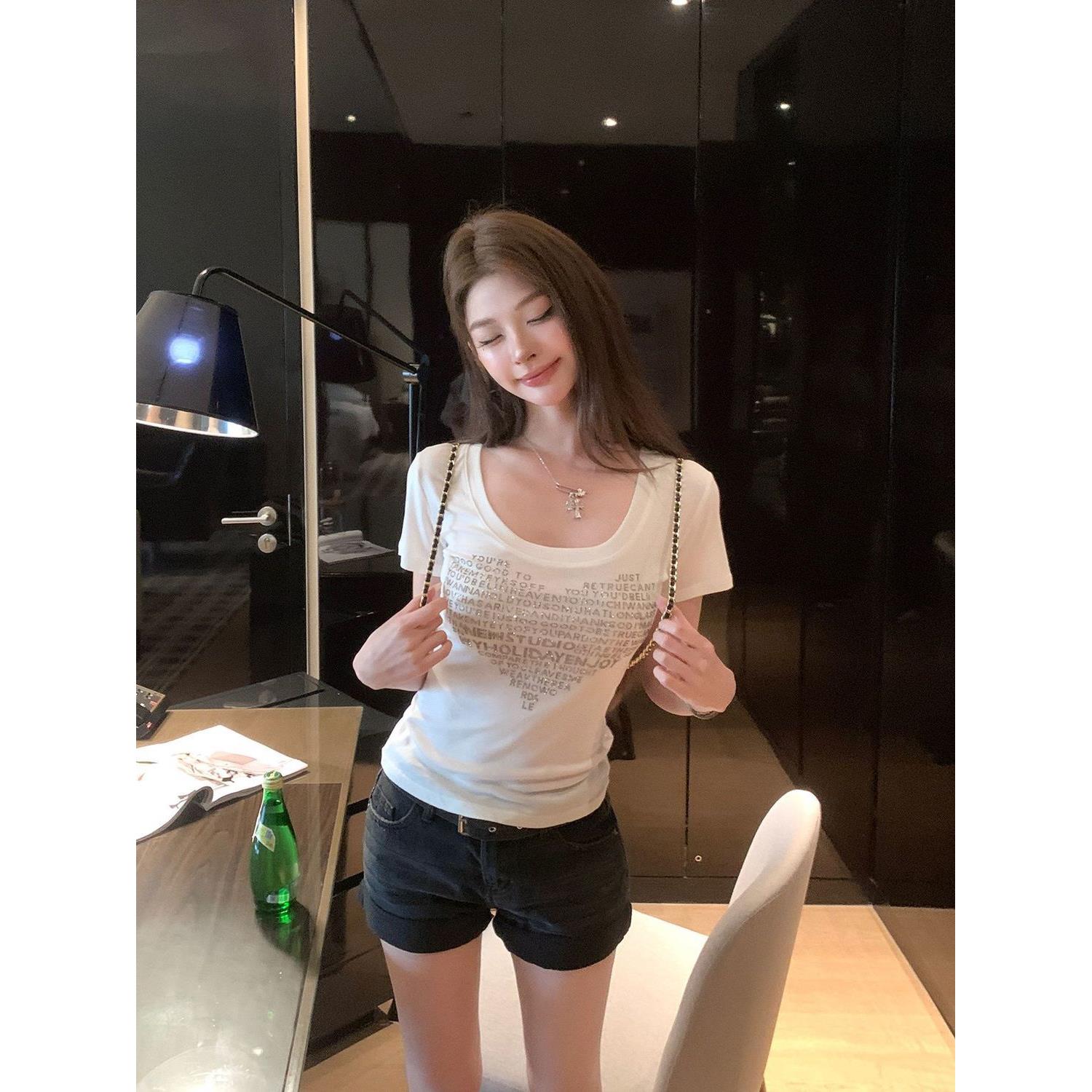 iTookgiii丨休闲辣妹 爱心烫钻u领白色短袖t恤女夏季修身紧身上衣