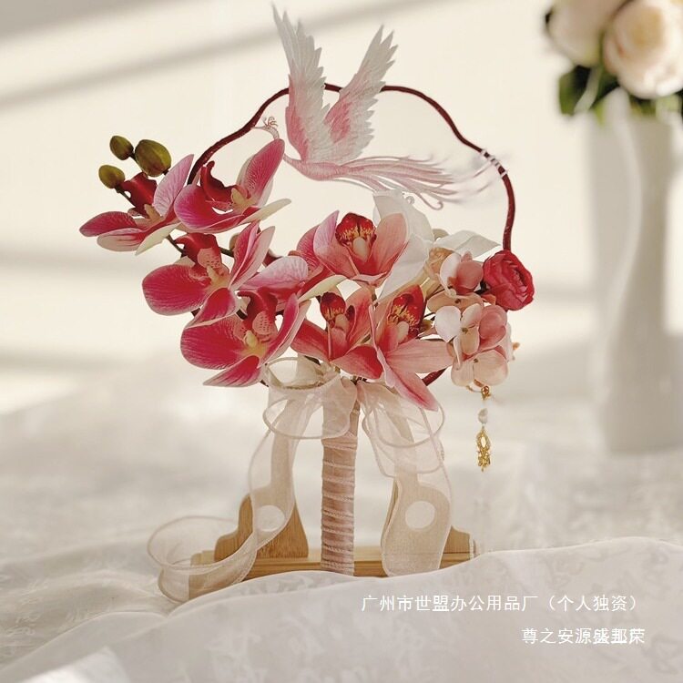 中式婚礼团扇手捧花晨袍秀禾扇子新娘结婚出嫁订婚拍照迎亲道具厂