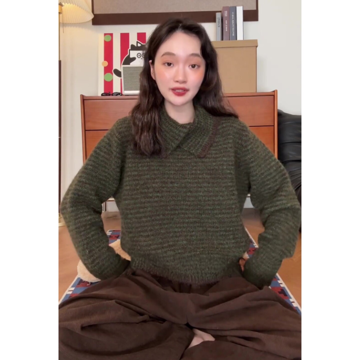 法式翻领绿色条纹套头打