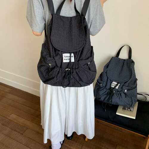大容量帆布双肩包女休闲学生上课书包户外登山包褶皱轻便旅游背包
