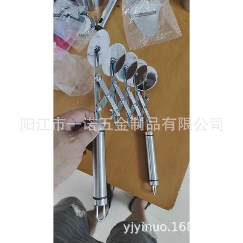 不锈钢多轮油条刀切面器披萨轮刀丹麦酥皮刀伸缩滚刀烘焙工具