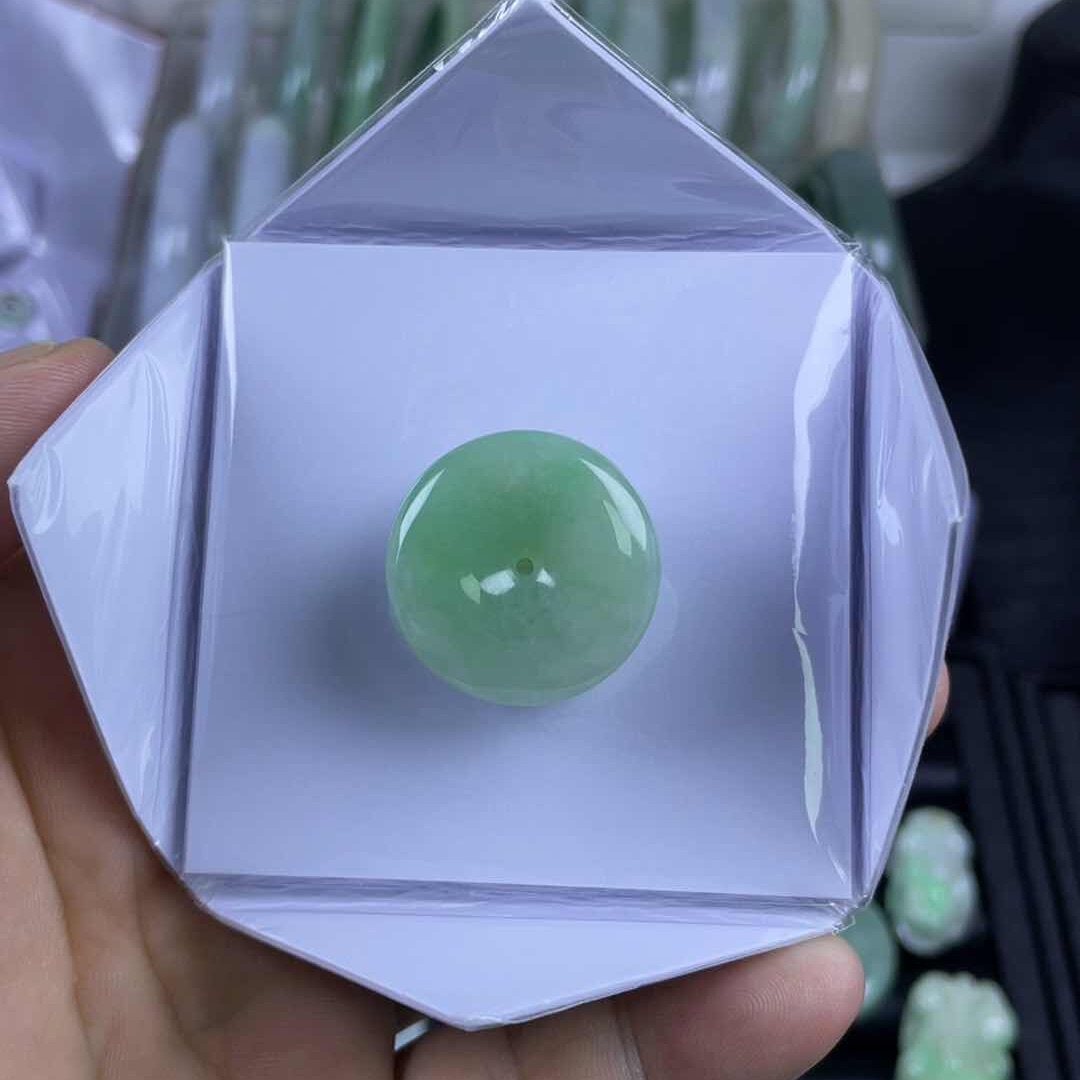阳绿平安扣