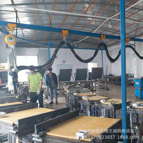 全自动聚氨酯压发泡机 瓷砖灌注PU发泡设备 压发泡机械设备厂