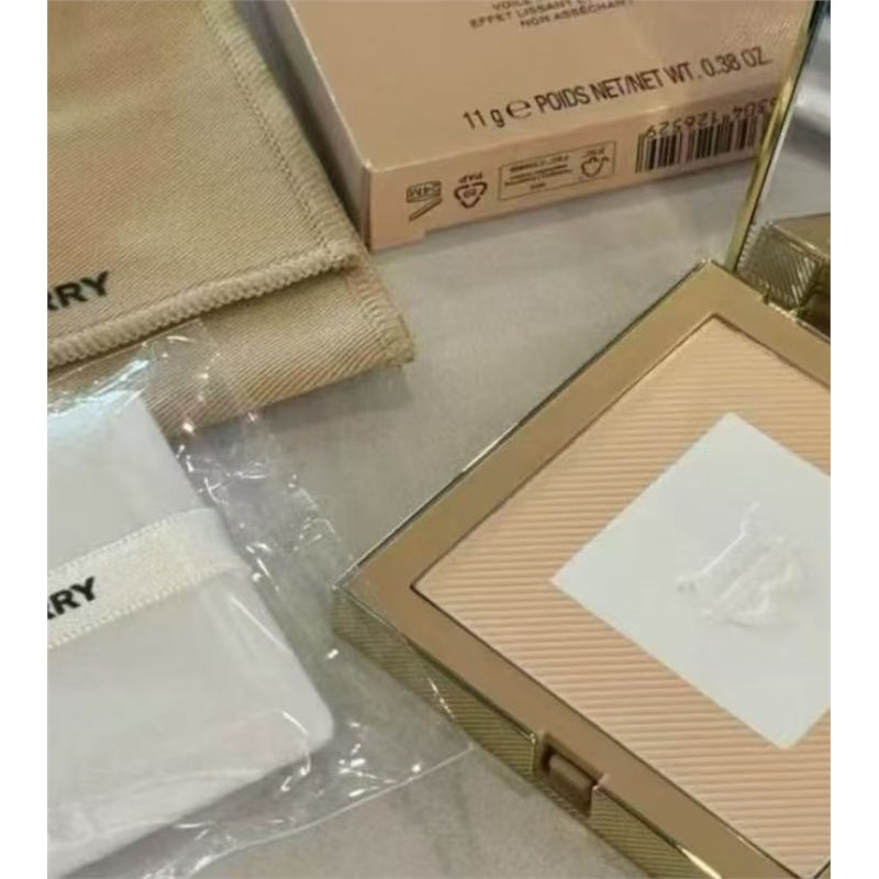 宝藏中的C位博*L持妆柔雾风衣粉饼控油定妆超细粉质不卡粉不斑驳