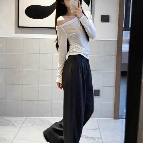 韩系巨好看早秋季穿一整套款21028直接026爆白夏色长袖搭T恤女阔