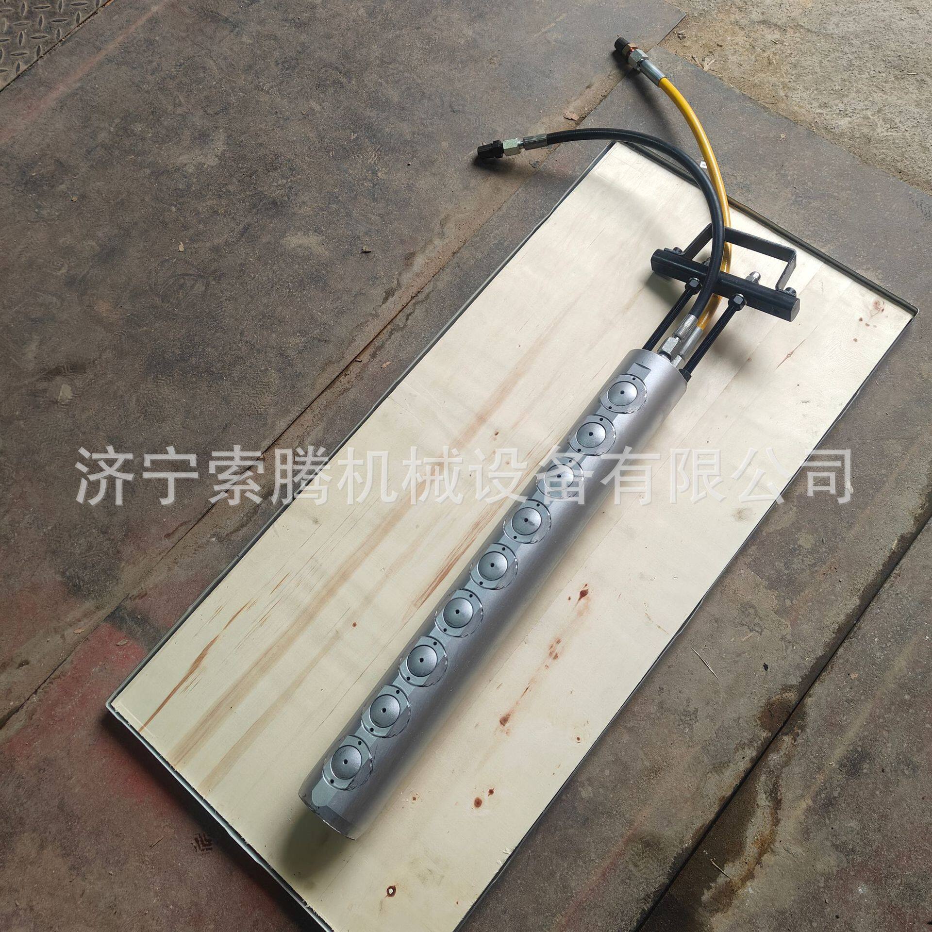 液压劈裂棒岩石分裂机混凝土破石膨胀器柱塞式静态爆破油压霹雳机