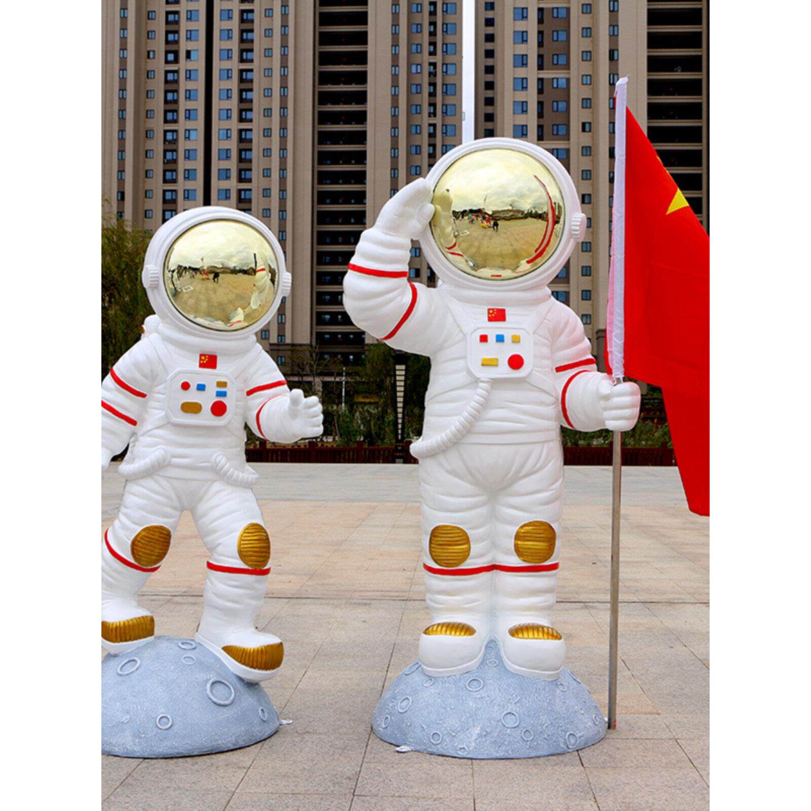 彷真宇航员太空人大摆件航天火箭模型雕塑美陈网红打卡发光装饰