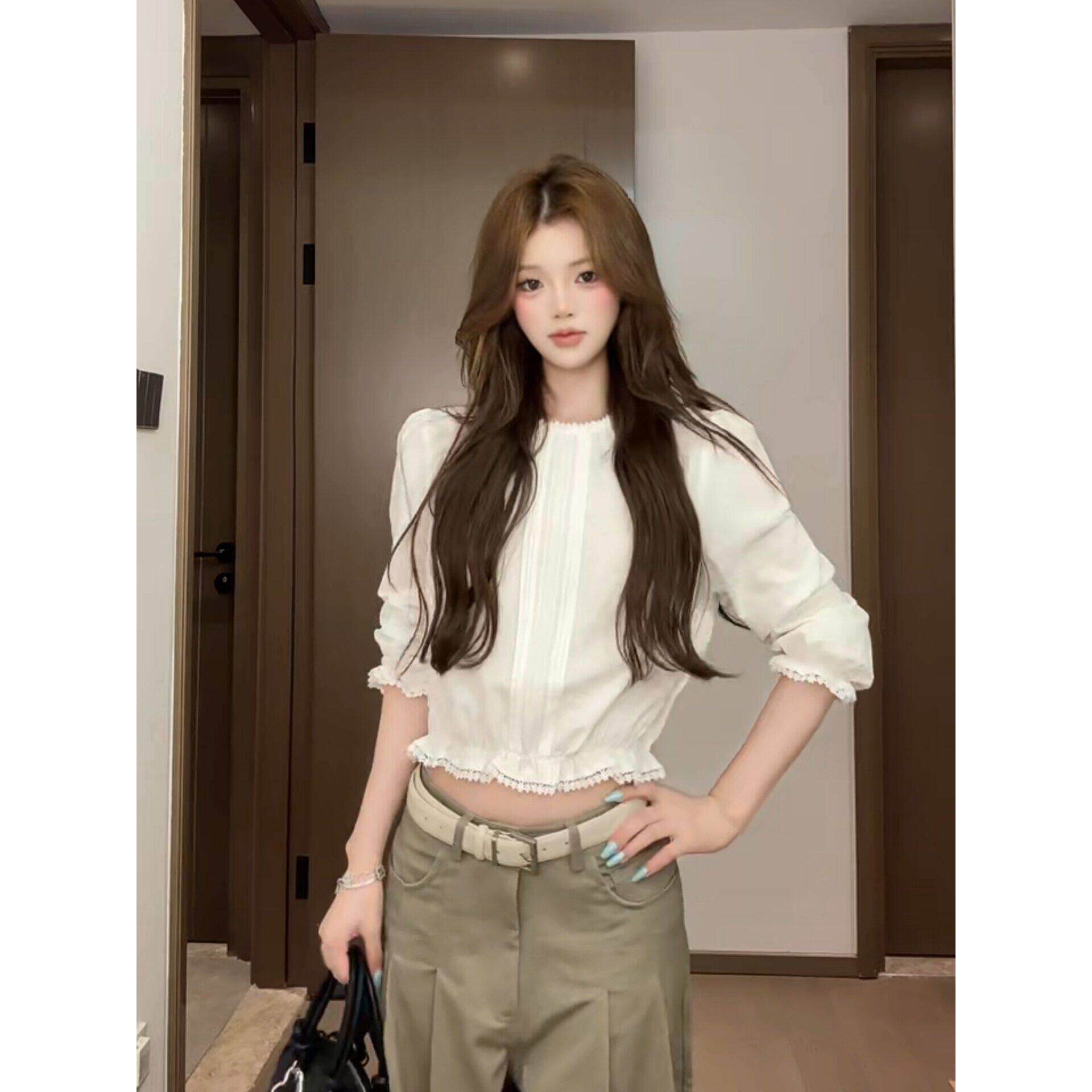 法式蕾丝花边棉麻中袖衬衫女秋季设计感显瘦气质露腰短款上衣