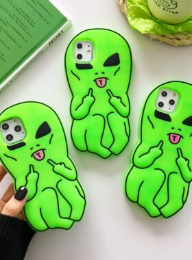 中指外星人适用iPhone13promax保护6荧光绿色11搞怪14保护套苹果8plus硅胶xr手机15软壳
