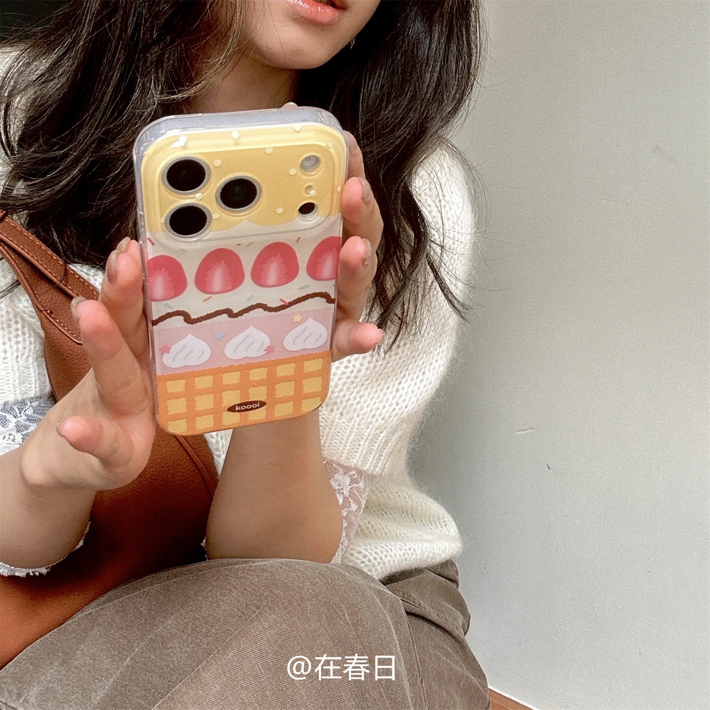 在春日韩系奶油草莓蛋糕手机壳适用于苹果17promax/14新款