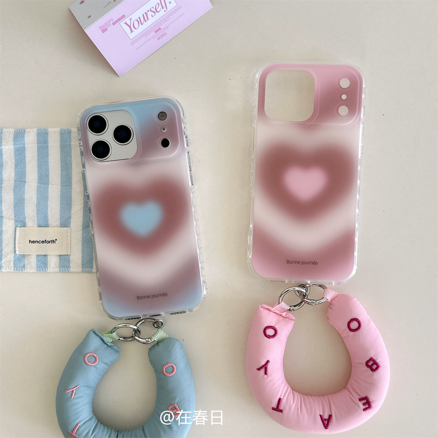 在春日韩系ins晕染棕粉蓝发射爱心字母挂绳适用iPhone17promax磨砂全包16promax新款苹果17pro女生15pro/14