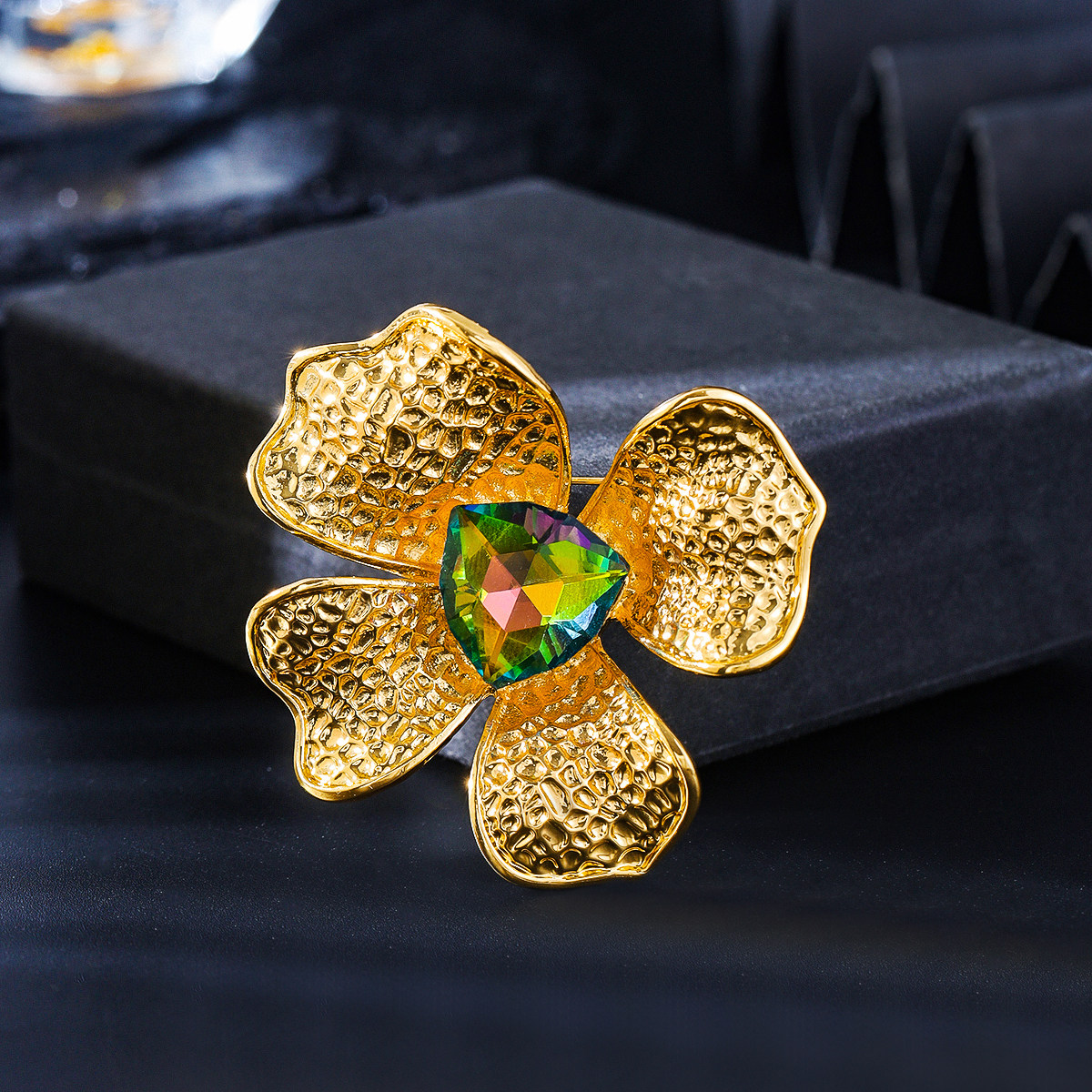 跨境复古夸张玻璃花朵胸针个性简约女士西装大衣外套胸花配饰别针,饰品/流行首饰/时尚饰品新,胸针,淘宝优惠券,粉丝福利购,淘宝优惠卷