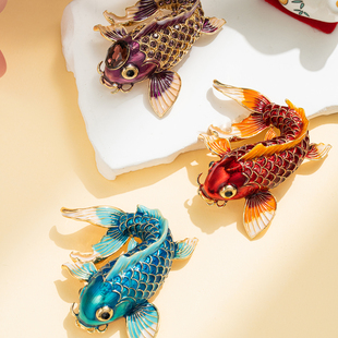 中国风锦鲤胸针高档珐琅彩色年年有余新年服装配饰别针国潮胸花
