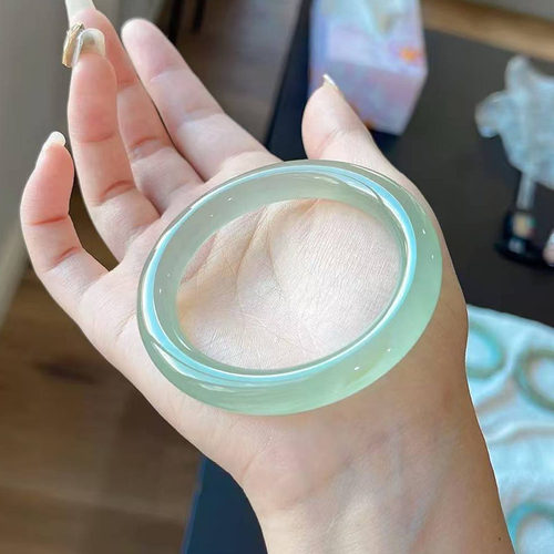 原矿高冰玛瑙玉髓湖水绿手镯正品晴水绿玉手镯浅绿色冰种首饰礼品