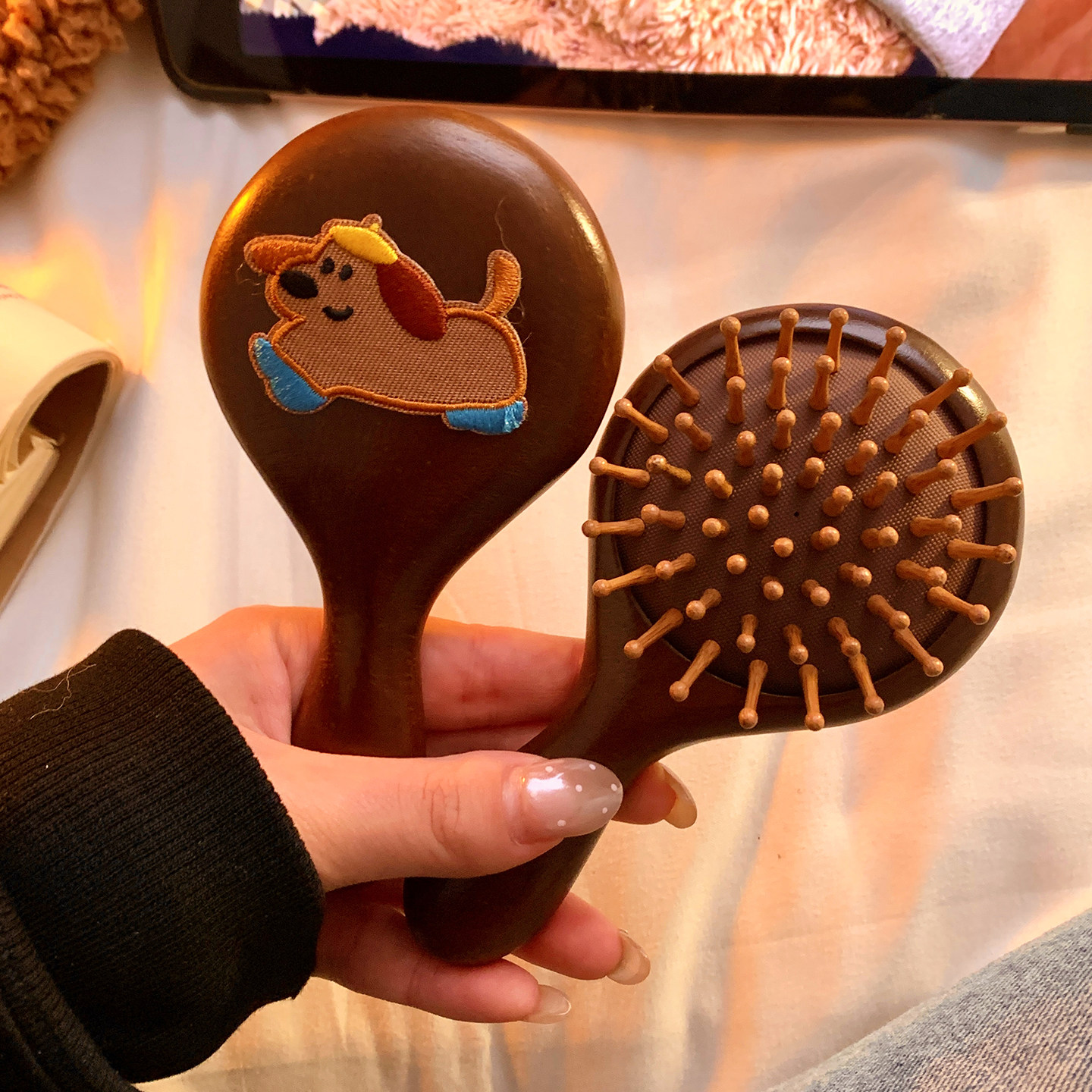 檀木气垫梳~头部经络按摩梳头可爱便携小号梳子防静电顺发ins家用,家庭/个人清洁工具,梳子/化妆梳/按摩梳,淘宝优惠券,粉丝福利购,淘宝优惠卷