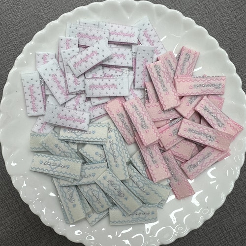 现货对折发夹标发圈布标织唛领标发饰服装辅料标签商标领标袜口标