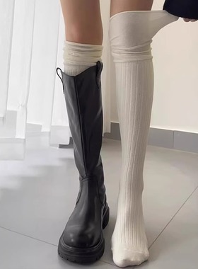 穿搭万能公式！过膝袜+靴子显瘦又百搭~巨能遮肉！白色满满纯欲风
