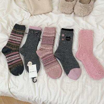 粉紫色羊毛可太适合秋冬了！高级氛围感满满~袜子女厚款保暖中筒