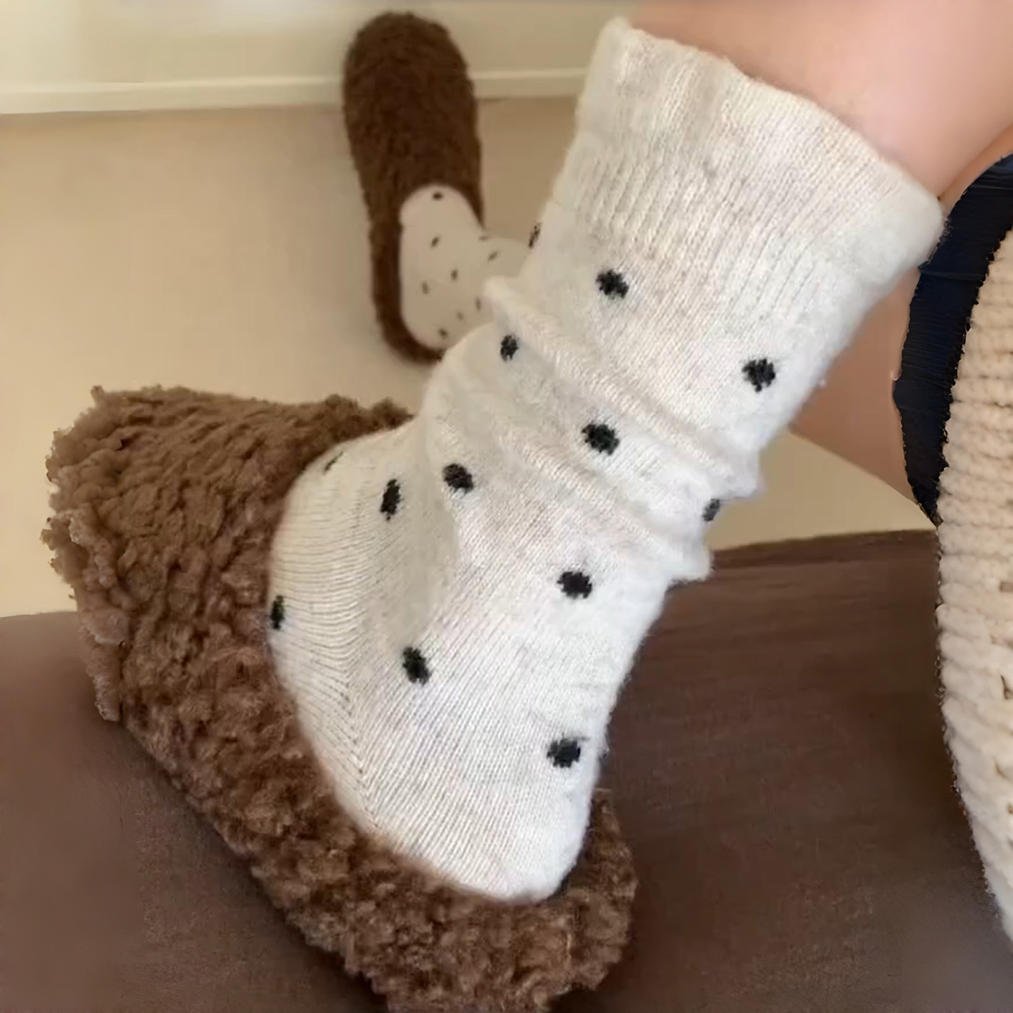 秋冬bi备啊！波点羊毛袜~上脚好温柔啊！袜子女加厚款保暖中筒