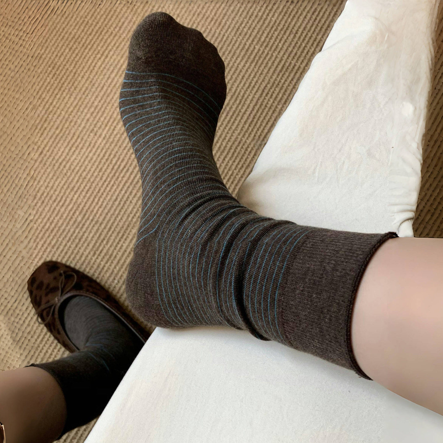美拉德摩卡棕条纹也太好看了吧！复古学院风~袜子女条纹日系堆堆