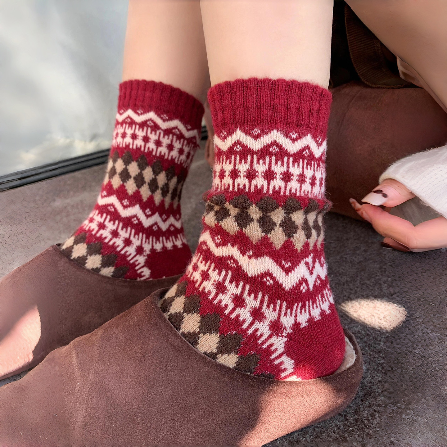 红红红红红！费尔岛袜子出新年限定配色了！复古又高级~本命年女