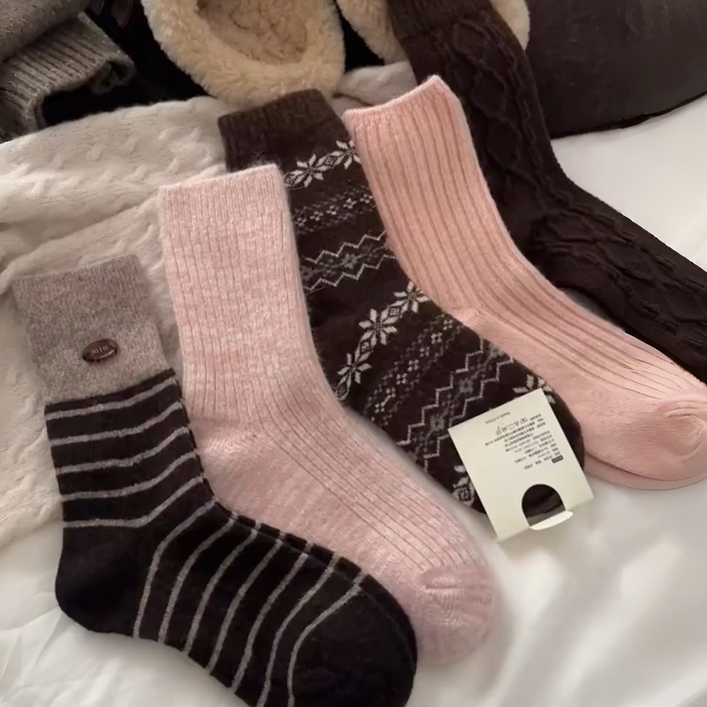 咖粉可露丽！秋冬美丽氛围感袜袜来咯~暖乎乎~袜子女羊毛厚款暖和
