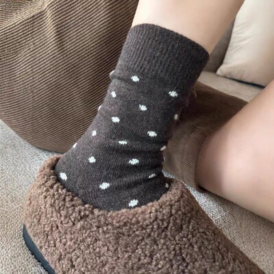 秋冬真的好适合穿这种羊毛袜子~洋气又显瘦~上脚不勒腿不掉跟~