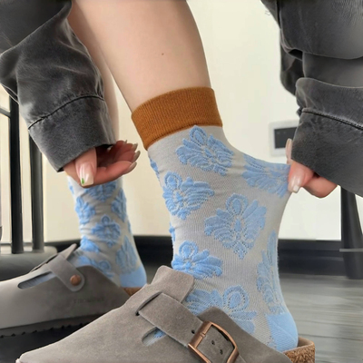 这配色也太适合夏天了吧！撞色花纹好美~薄款袜子女无骨中筒堆堆