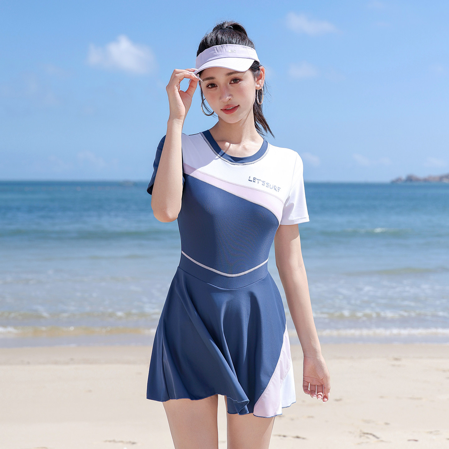 纯色连体裙式泳衣女保守遮肚显瘦2026新款连体学生温泉度假游泳衣
